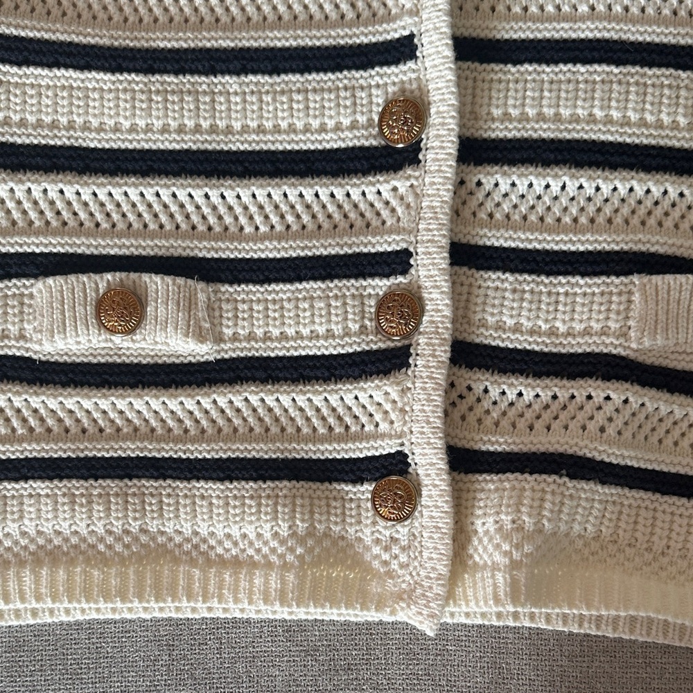 DAVI & DANI Black and Cream Knit Vest - Picture 6 of 9